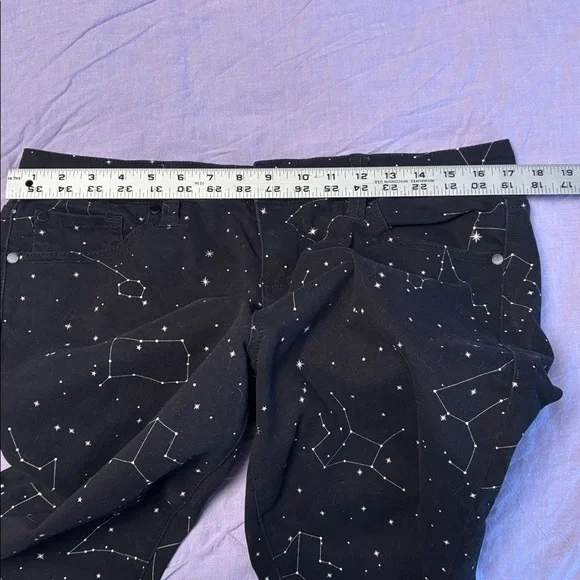 Vintage Torrid constellation black jeans in 14R 28” inseam. Washed and worn once - Picture 6 of 9